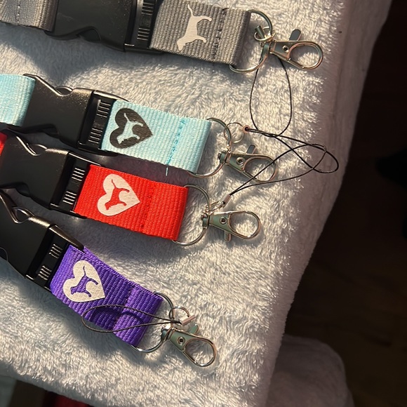 Pink lanyard - Picture 3 of 3